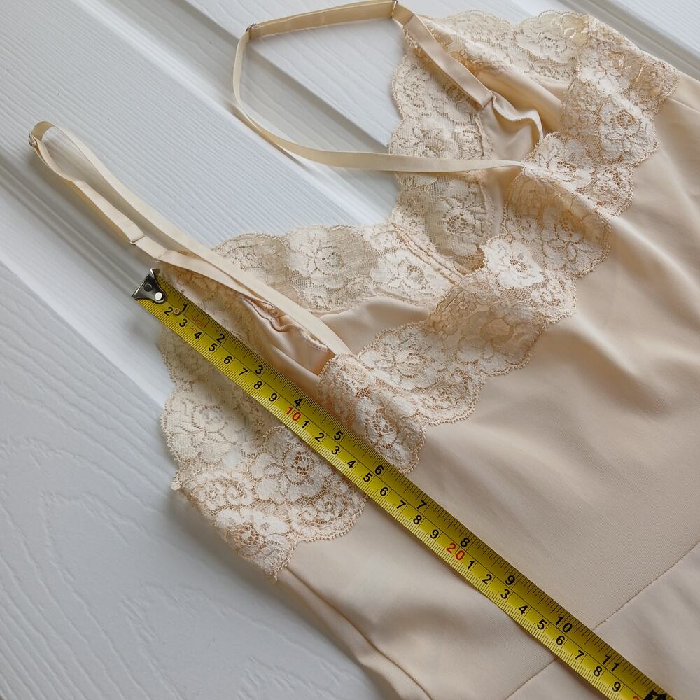 Vintage Vanity Fair Peach Lingerie Slip Dress sz 34 adjustable straps lace trim - Picture 9 of 10